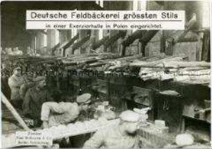 Deutsche Soldaten in einer Feldbäckerei in Polen