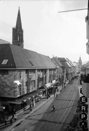 Freiburg: Kaiser-Joseph-Straße vom Oberpaur Einrichtungshaus