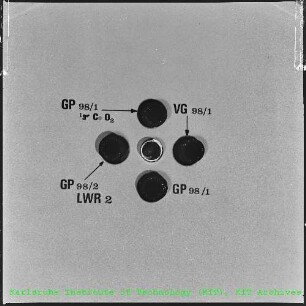 Proben von GP 98-Borosilikatglas und VG 98-Grundglas der Abteilung Radioaktive Abfälle (ABRA)