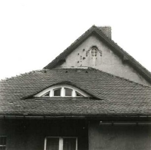 Cottbus, Sielower Straße 37. Sorbische Oberschule (ehemalige Lehrerbildungsanstalt; 1910, Erweiterung 1929). Turnhalle, Giebel und Gaube