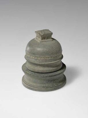 Buddhistisches Reliquiar in Form eines Stupa
