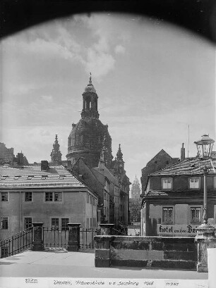 Dresden-Altstadt. Blick von der Brühlschen Terrasse über die Münzgasse zur Frauenkirche (1726-1734; G. Bähr)