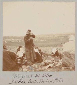 Mittagsrast bei kitim. Dalman, Chalil, Eberhard, Riedel.