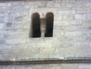 St. Johannis-Turm von Süden - oberes romanisches Geschoß mit Biforium