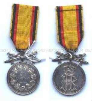 Fürstlich Reußisches Ehrenkreuz, Silberne Verdienstmedaille mit Schwertern