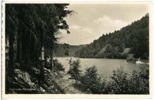 Kriebstein. Talsperre mit Motorschiff