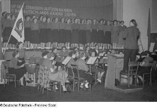 Musikalische Darbietung eines Chores