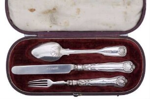 Tauf-oder Reisebesteck in Schatulle: Gabel, Messer und Löffel. , 2012.B.098 a-d