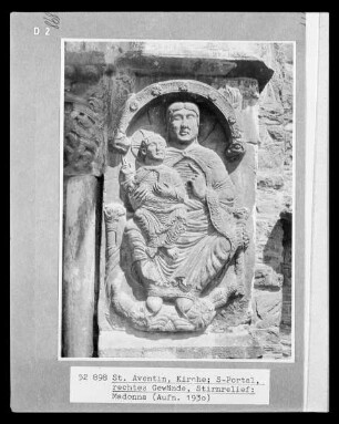 Südportal, rechtes Gewände, Stirnrelief: Madonna