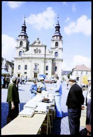 keine Beschreibung [Ludwigsburg: Eierstand auf dem Marktplatz, im Hintergrund Kirche]