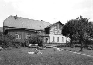 Königstein-Halbestadt (Sächsische Schweiz). Ferienheim "Zentrag". Gartenansicht