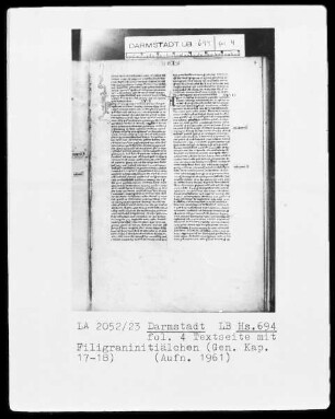 Biblia sacra mit einem altlateinischen Judith-Text — Initialen P und A, Folio 4recto