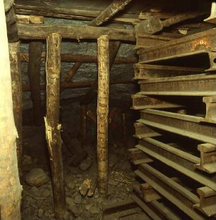 Modell eines Schachtes (Bruchbau). Oelsnitz: Bergbaumuseum