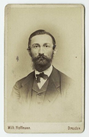 Porträt Bruno Rotter : Foto-/Bildersammlung Stenografische Sammlung. Porträt Bruno Rotter. Photographie. Carte de visite (1873; W. E. Hoffmann). Dresden: SLUB P a 1199