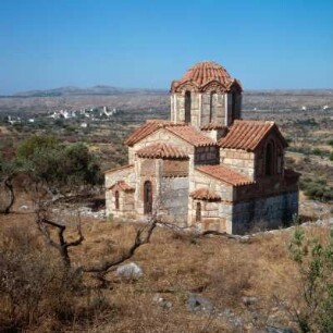 Kitta. Mani. Agios Sergios und Bakchos = Tourloti, 1. H. 12. Jh., Stifter Morasslotes. Kreuzkuppelkirche, Spolien und Ziegel, Retikulat