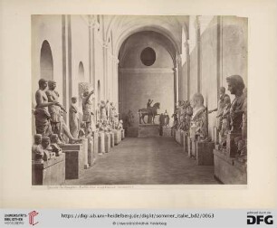 Musée de Naples. Salle des empereurs romains