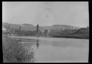 Blick auf Mainspitze mit Spitzen Turm und Krankenhaus