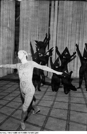 Dresden. Palucca Schule Dresden. "Sputnik". Choreographie Ruth Berghaus, Aufführung 1959