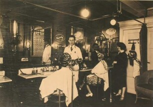 DAMENSALON IN DEN 1930ER JAHREN