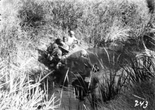 Am Fluss Letaba : Eine Gruppe von Männer am einem Gewässer