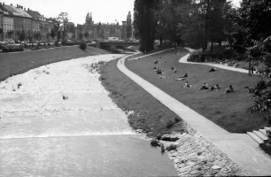 Freiburg: Dreisam von der Kaiser-Joseph-Brücke mit Anlagen Schreiberstraße