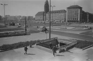 Dresden. Blick über den Pirnaischen Platz Richtung Rathaus