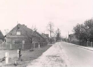 Dorfstraße in Rohne : Ort: Rowno / Rohne. Dorfstraße