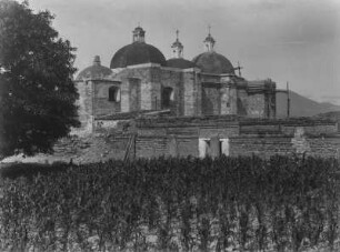 Kirche des Heiligen San Pablo : Kirche des Heiligen San Pablo in Mitla auf den Fundamenten einer alten Tempelanlage.
