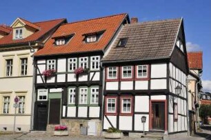 Quedlinburg - Sanierte Fachwerkhäuser : Sanierte historische Fachwerkhäuser in der Ballstraße. Aufgenommen in Quedlinburg am 17. Juli 2012