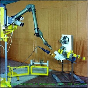 Elektrischer Master-Slave-Manipulator (EMSM I) der Abteilung Reaktorbetrieb und Technik (RBT)