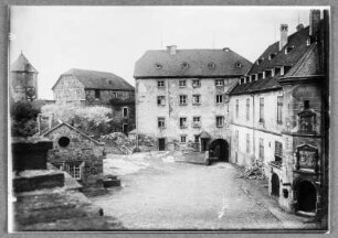 Im Burghof zu Waldeck
