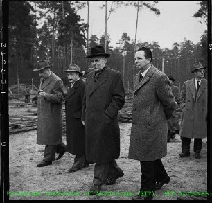 Besuch des Bundestagsausschusses für "Atomkernenergie und Wasserwirtschaft" am Kernforschungszentrum Karlsruhe (KfK)