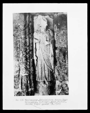 Portal: rechte stehende Figur