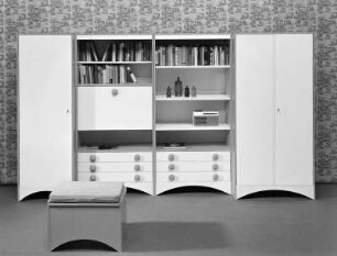 Hocker : Jugendzimmer "Jef" (1974; VEB Möbelkombinat Deutsche Werkstätten Hellerau). Anbauschrank und Hocker
