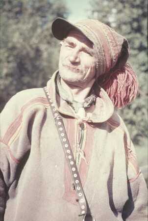 Reisefotos Norwegen. Porträt eines alten Samen in Tracht