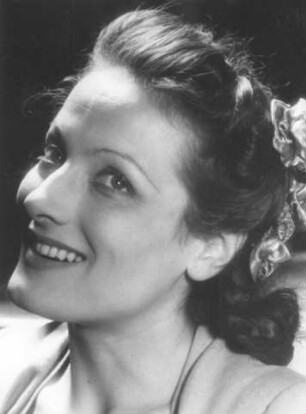Hamburg. Deutsches Schauspielhaus. Portrait der Schauspielerin Maria Wimmer (1911-1996) aufgenommen während einer Aufführung der Komödie von William Shakespeare "Viel Lärm um nichts" im Jahr 1947.