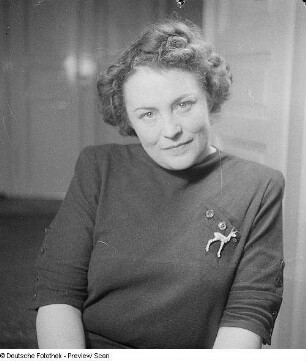 Porträt der Kammersängerin Elfride Trötschel