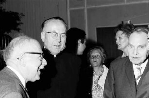 17. Tagung 1967 Chemiker; Eröffnungsfeier: Leopold Ruzicka, Kardinal König, Frau ?, Frau Hahn, Otto Hahn