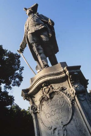Statue von Friedrich II. im Schlosspark Sanssouci in Potsdam