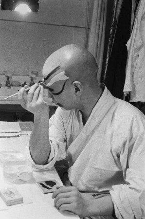 Szenenbilder aus der "Peking-Oper" , Komische Oper Berlin, 1956 : Gastspiel mit Tänzen, Instrumentalmusik, Arien und Volksliedern
