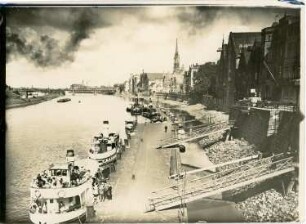 Bremen. Stadtteilansicht mit Weser. Dampferanlegestellen