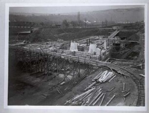Hessigheim, Kraftwerk im Bau, flussaufwärts