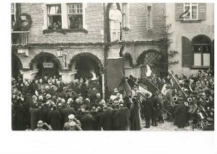 Einweihung der Totengedenktafel beim Sigmaringer Rathaus