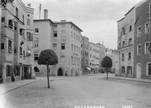 Wohn- und Geschäftshaus Straße