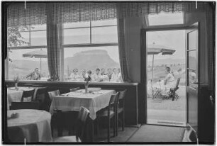 Ferienheim Terrassenhof, Pfaffendorf. Speiseraum mit Zugang zur Terrasse