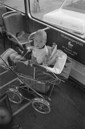Kinderwagenplätze in den Karlsruher Straßenbahnen.