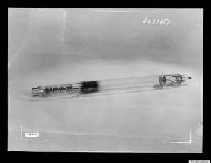 Versuchsaufbau einer Bildröhre, Bild 2; Foto 1962