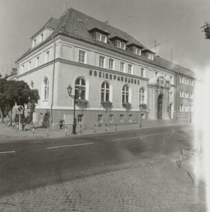 Sparkasse : Beeskow (Landkreis Oder-Spree), Berliner Straße 34. Sparkasse
