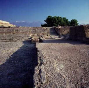 Phaistos. Älterer Palast. Überm Westhof. Sockel des Älteren Palastes