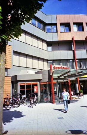Sparkasse Holstein: Hauptstelle in der Hagenstraße: Eingang